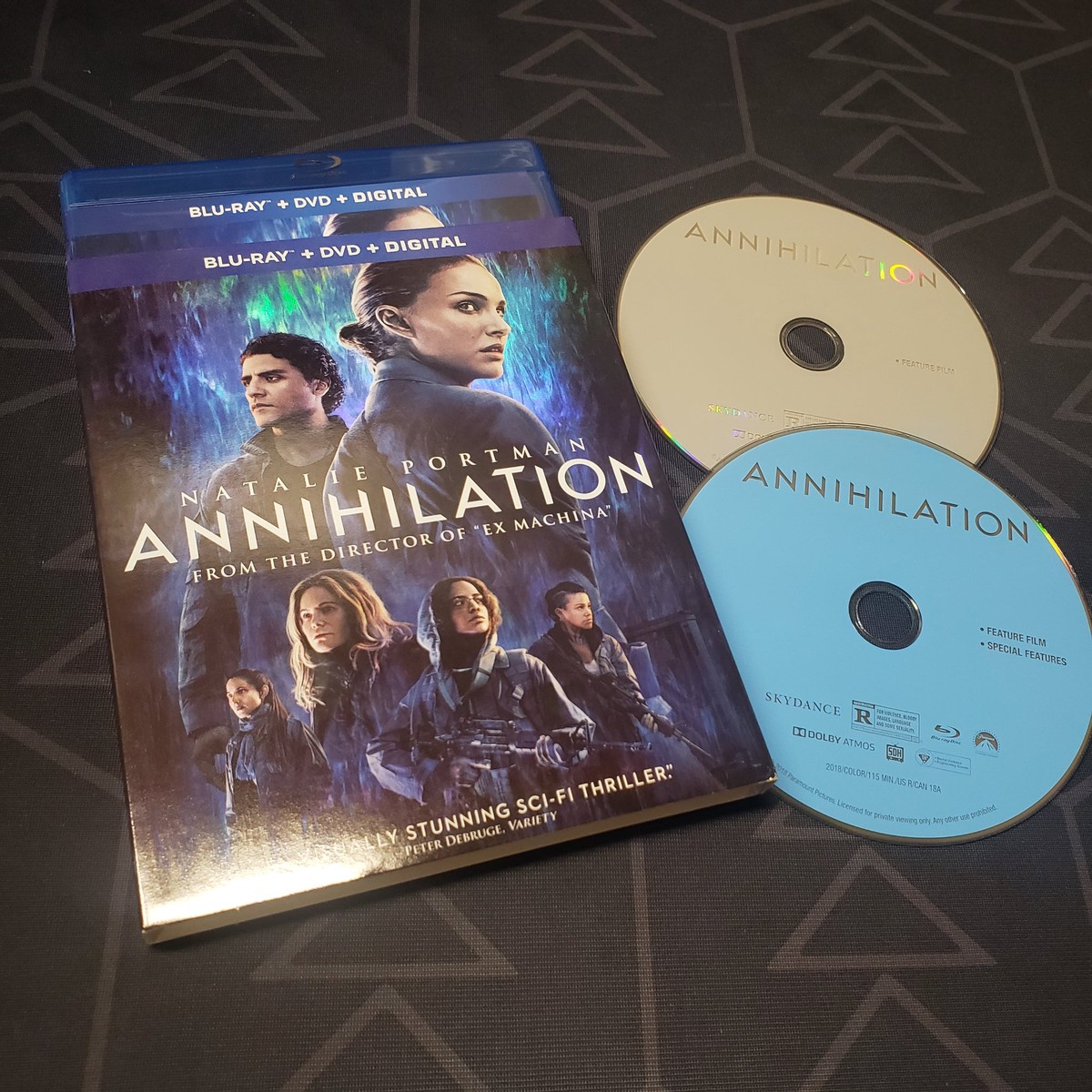 Annihilation (Blu-Ray + DVD)